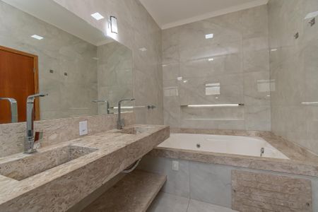 Banheiro Suíte Master de casa de condomínio para alugar com 3 quartos, 240m² em Jardim Green Park Residence, Hortolândia