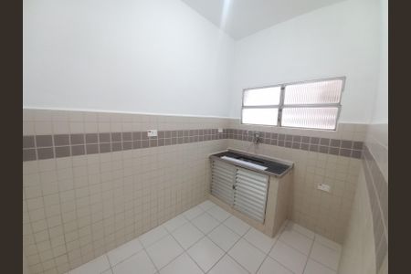 Cozinha de apartamento para alugar com 1 quarto, 45m² em Itararé, São Vicente