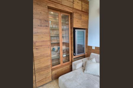 Casa de Condomínio à venda com 2 quartos, 196m² em , Nova Lima