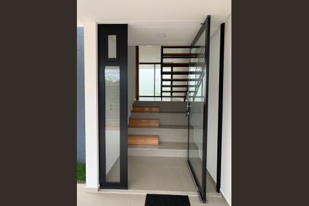 Casa para alugar com 2 quartos, 156m² em Jardim Karaíba, Uberlândia