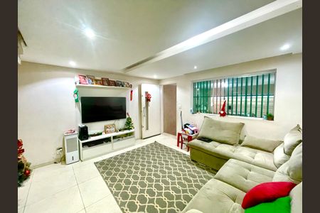 Sala de casa à venda com 3 quartos, 110m² em Vila Zamataro, Guarulhos