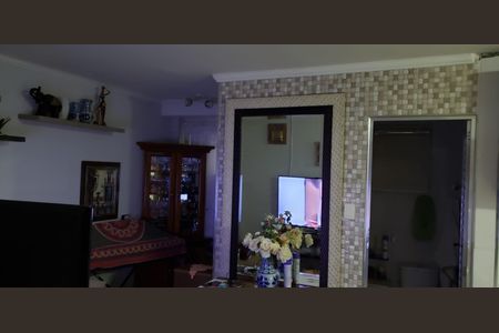 Casa à venda com 4 quartos, 530m² em Vila Fachini, São Paulo