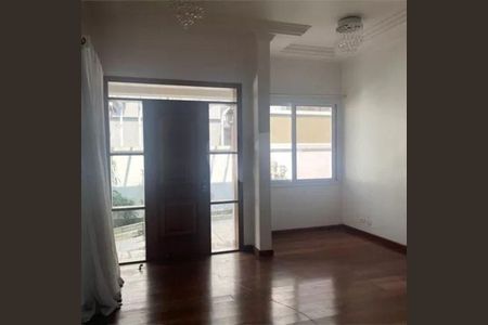 Casa à venda com 3 quartos, 300m² em Vila Elvira, São Paulo