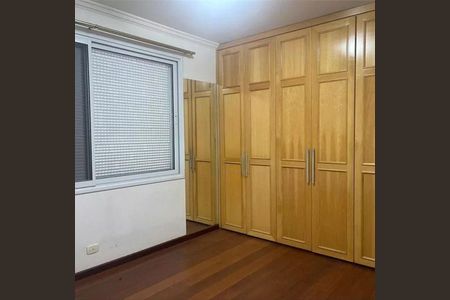 Casa à venda com 3 quartos, 300m² em Vila Elvira, São Paulo