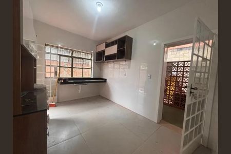 Casa para alugar com 4 quartos, 230m² em Planalto, Belo Horizonte
