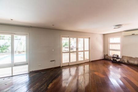 Sala de casa de condomínio para alugar com 4 quartos, 400m² em Residencial Onze (alphaville), Santana de Parnaíba
