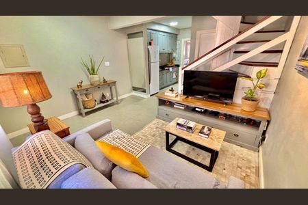 Sala de casa de condomínio à venda com 3 quartos, 108m² em Humaitá, Porto Alegre