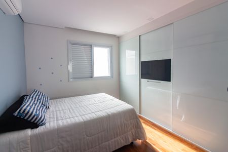 Suíte de casa à venda com 4 quartos, 154m² em Jardim das Flores, Osasco