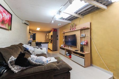 Sala de casa para alugar com 4 quartos, 70m² em Vila Jacuí, São Paulo