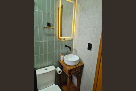 Banheiro de apartamento à venda com 2 quartos, 52m² em Parque Sete de Setembro, Diadema