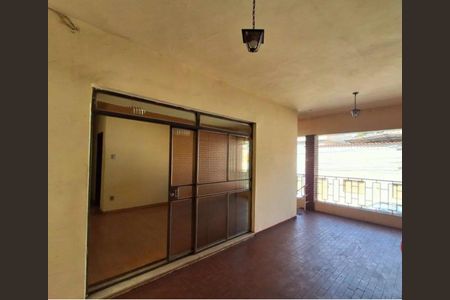 Casa à venda com 3 quartos, 271m² em Quintas, Nova Lima