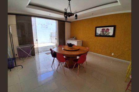 Casa à venda com 4 quartos, 339m² em Jardim Guanabara, Rio de Janeiro