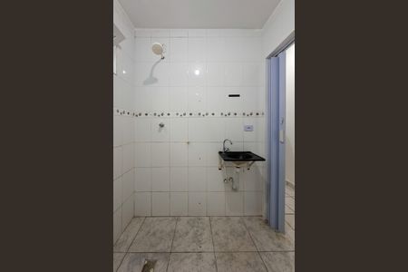 Banheiro Social de kitnet/studio para alugar com 1 quarto, 29m² em Boqueirão, Praia Grande