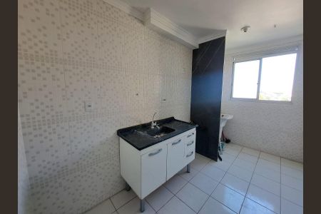 Cozinha de apartamento para alugar com 2 quartos, 60m² em Jardim Roberto, Osasco