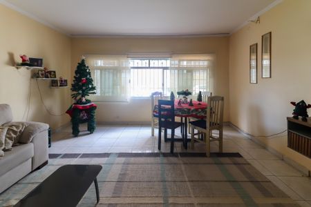 Sala de casa à venda com 4 quartos, 250m² em Ferreira, São Paulo