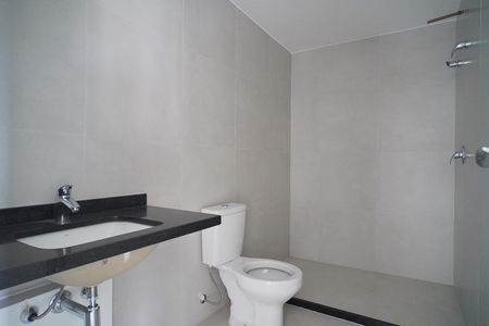 Banheiro de kitnet/studio à venda com 1 quarto, 43m² em Auxiliadora, Porto Alegre