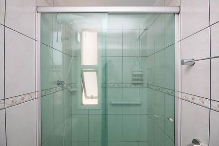 Banheiro de apartamento à venda com 1 quarto, 42m² em Vila Paiva, São Paulo