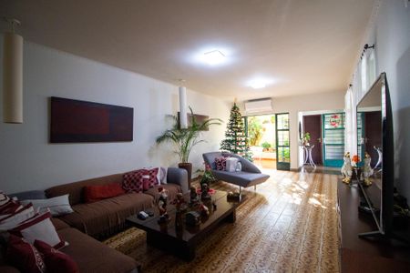 Sala de casa para alugar com 3 quartos, 360m² em Vila Trujillo, Sorocaba