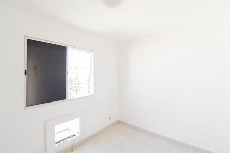 Quarto 1 de apartamento para alugar com 2 quartos, 52m² em Inhoaíba, Rio de Janeiro