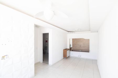 Sala de apartamento para alugar com 2 quartos, 52m² em Inhoaíba, Rio de Janeiro