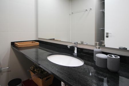 Banheiro de kitnet/studio para alugar com 1 quarto, 29m² em Itaim Bibi, São Paulo