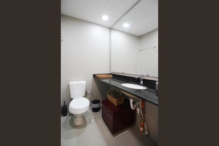 Banheiro de kitnet/studio para alugar com 1 quarto, 29m² em Itaim Bibi, São Paulo