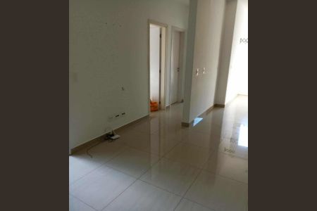 Sala de apartamento para alugar com 2 quartos, 60m² em Lajeado, Cotia