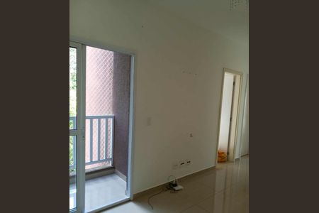 Sala de apartamento para alugar com 2 quartos, 60m² em Lajeado, Cotia
