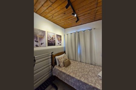 Quarto de apartamento para alugar com 2 quartos, 50m² em Jacutinga, Mesquita