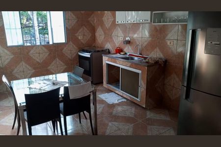 Sala de casa para alugar com 2 quartos, 68m² em Jacutinga, Mesquita