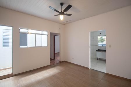 Sala de casa para alugar com 4 quartos, 135m² em Vila Leonor, São Paulo