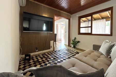 Sala de casa para alugar com 2 quartos, 70m² em Campeche, Florianópolis