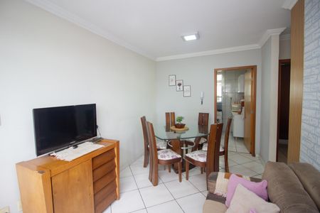 Sala de apartamento à venda com 2 quartos, 50m² em Centro, Contagem