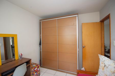 Quarto 2 de apartamento à venda com 2 quartos, 50m² em Centro, Contagem