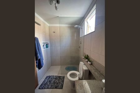 Banheiro de casa para alugar com 3 quartos, 90m² em Alcantara, São Gonçalo