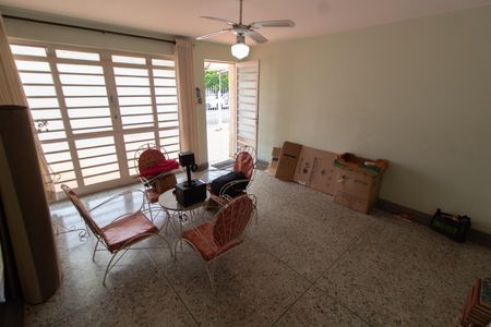 SALA DE ESTAR de casa para alugar com 3 quartos, 300m² em Taquaral, Campinas