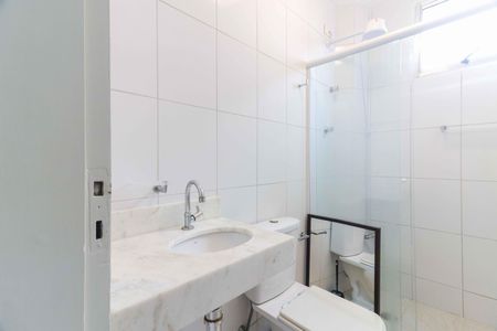 Banheiro de apartamento para alugar com 2 quartos, 57m² em Vila Butantã, São Paulo