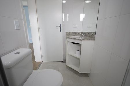 Banheiro de apartamento à venda com 1 quarto, 38m² em Bangú, Santo André