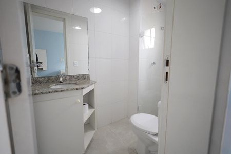 Banheiro de apartamento à venda com 1 quarto, 38m² em Bangú, Santo André