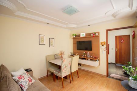 Sala de apartamento à venda com 2 quartos, 44m² em Chácaras Califórnia, Contagem