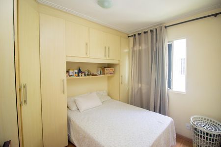 Quarto 2 de apartamento à venda com 2 quartos, 44m² em Chácaras Califórnia, Contagem