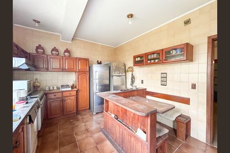 Cozinha de casa para alugar com 3 quartos, 300m² em Jardim Lindóia, Porto Alegre