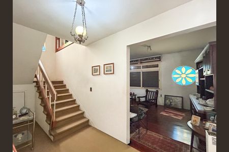 Sala de casa para alugar com 3 quartos, 300m² em Jardim Lindóia, Porto Alegre