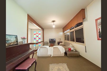 Sala de casa para alugar com 3 quartos, 300m² em Jardim Lindóia, Porto Alegre