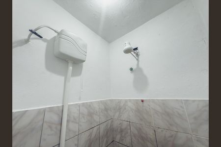Banheiro de kitnet/studio para alugar com 1 quarto, 35m² em Penha Circular, Rio de Janeiro