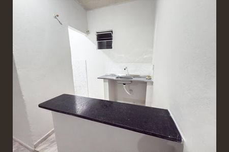 Cozinha de kitnet/studio para alugar com 1 quarto, 35m² em Penha Circular, Rio de Janeiro