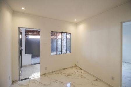 Sala de casa para alugar com 1 quarto, 100m² em Dom Rodrigo, Nova Iguaçu