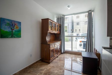 Apartamento para alugar com 2 quartos, 52m² em Jardim Santa Rosa, Taboão da Serra