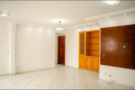 Apartamento para alugar com 4 quartos, 121m² em Nova Suiça, Goiânia
