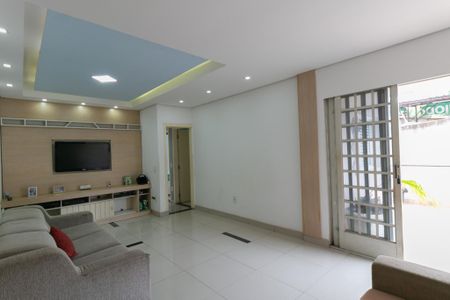 Sala de casa à venda com 3 quartos, 364m² em Juliana, Belo Horizonte